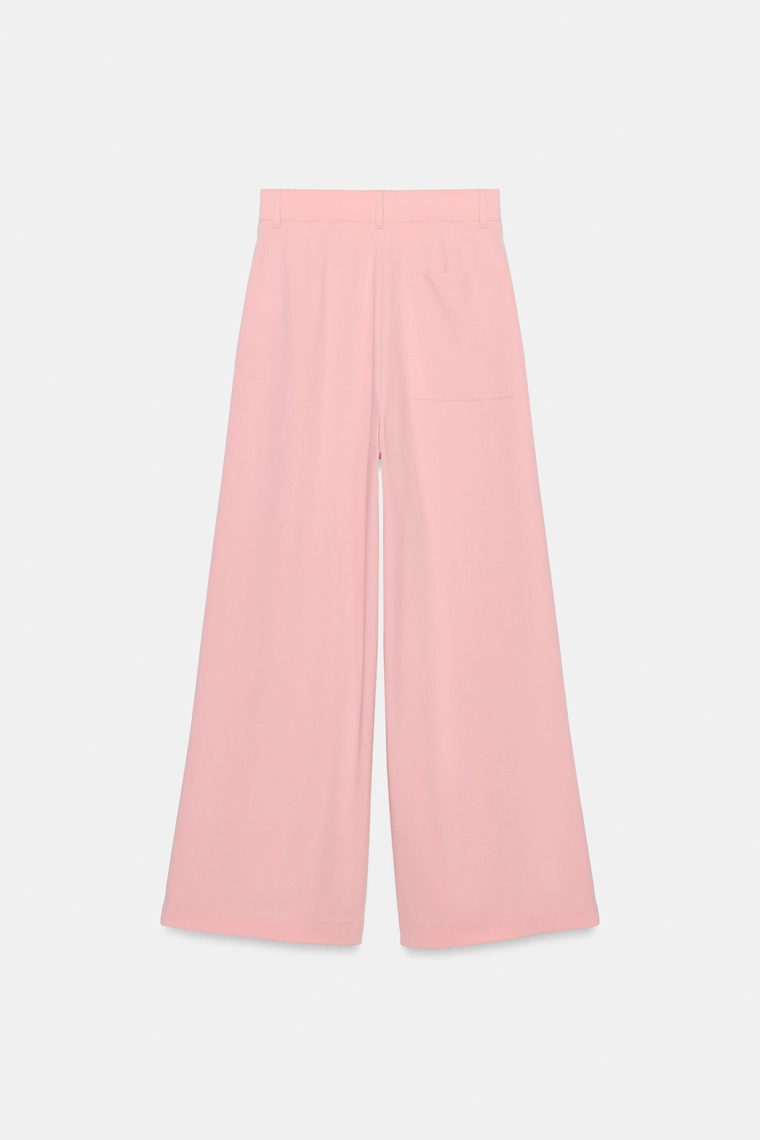 Брюки с линиями стрелок