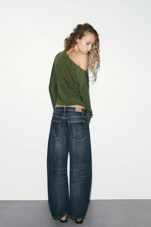 Футболка с длинными рукавами и заклепками- Заказать в России