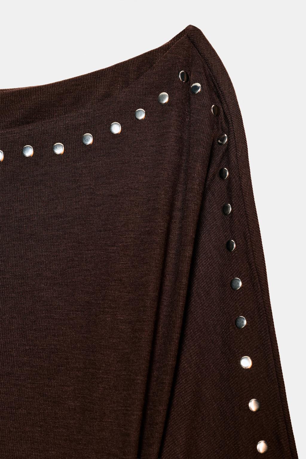 ФУТБОЛКА С ДЛИННЫМИ РУКАВАМИ И ЗАКЛЕПКАМИ