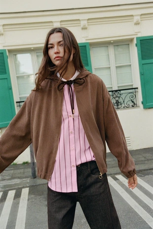 Бомбер с капюшоном- Заказать в России