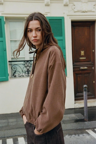 Бомбер с капюшоном- Заказать в России