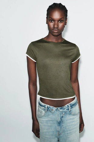 Футболка с контрастными деталями