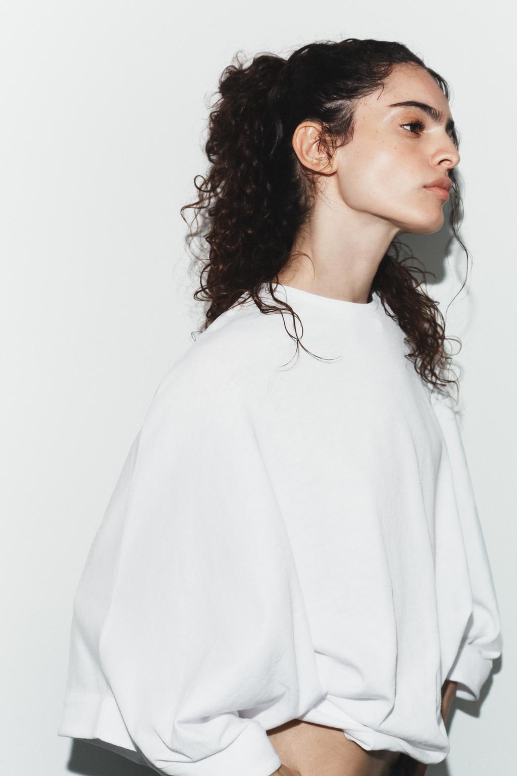 СВОБОДНАЯ ХЛОПКОВАЯ ФУТБОЛКА