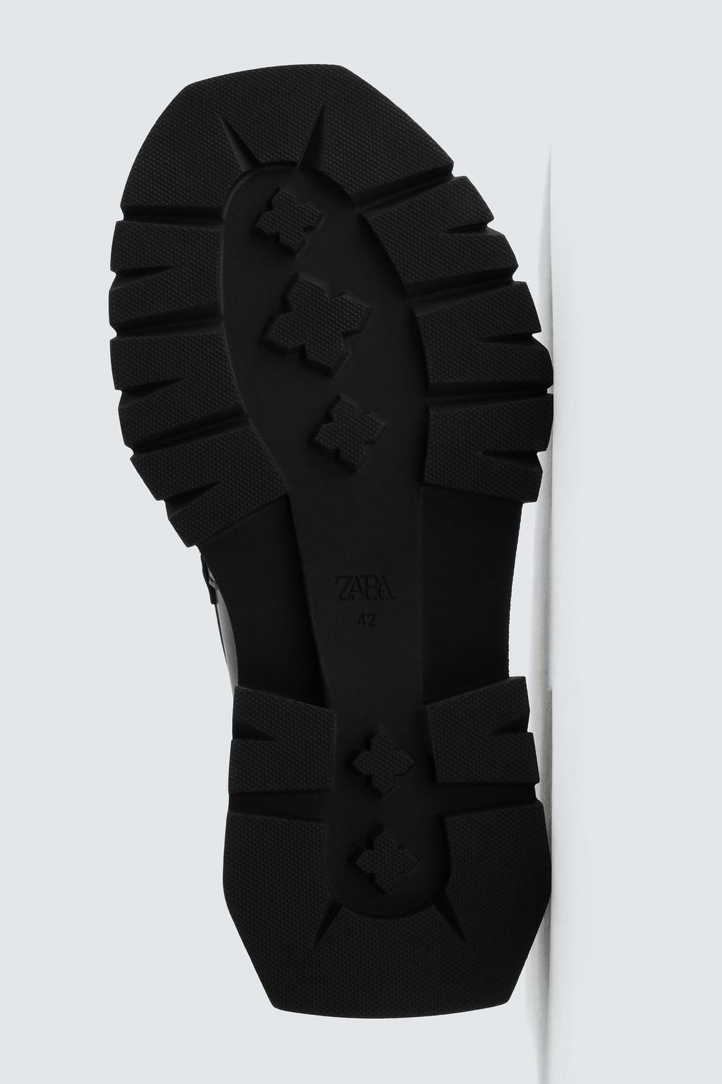 СТРОГИЕ ЛОФЕРЫ С ПЛАНКОЙ