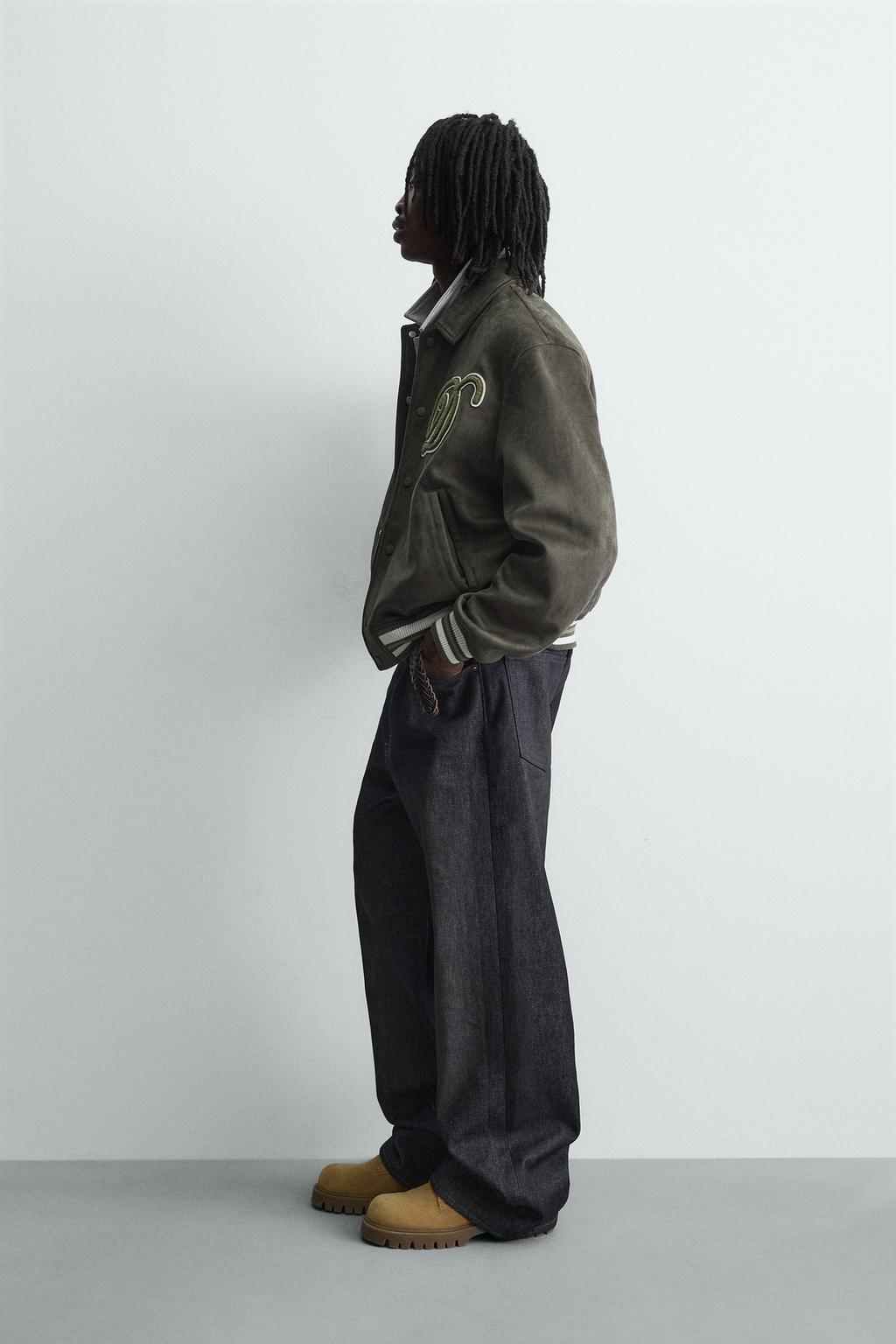 БОМБЕР ИЗ ИСКУССТВЕННОЙ ЗАМШИ