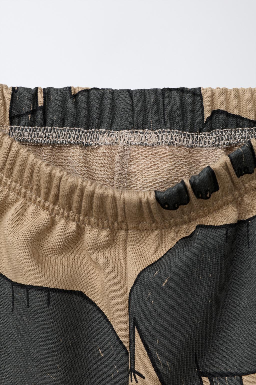 КОМПЛЕКТ ИЗ ТОЛСТОВКИ И ДЖОГГЕРОВ С НОСОРОГАМИ