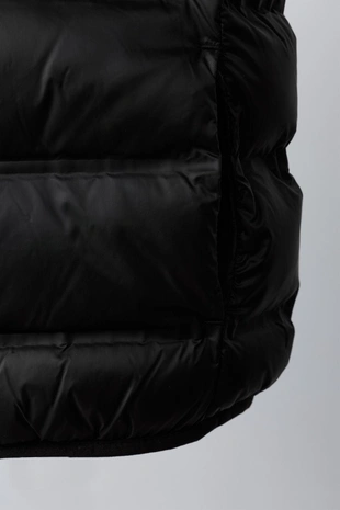 Легкий жилет с капюшоном WATER REPELLENT- Заказать в России