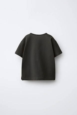 Однотонная футболка