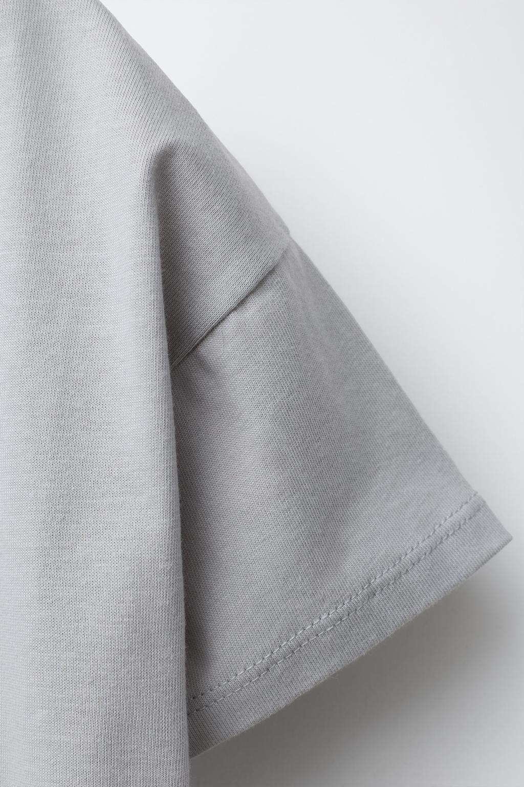 ФУТБОЛКА С РЕЛЬЕФНОЙ НАДПИСЬЮ