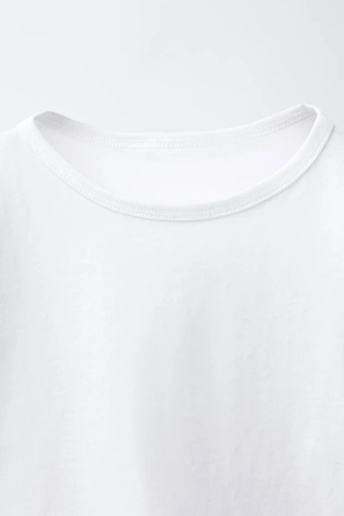 Однотонная футболка