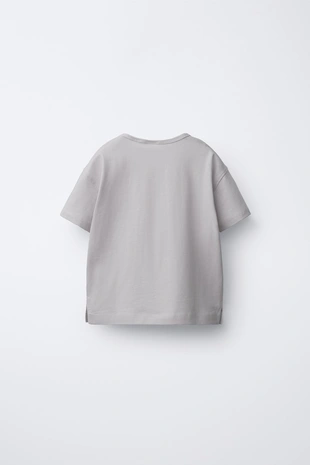 Однотонная футболка