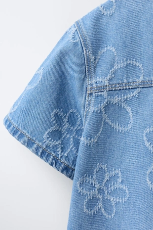 Джинсовое платье с цветочным узором- Заказать в России