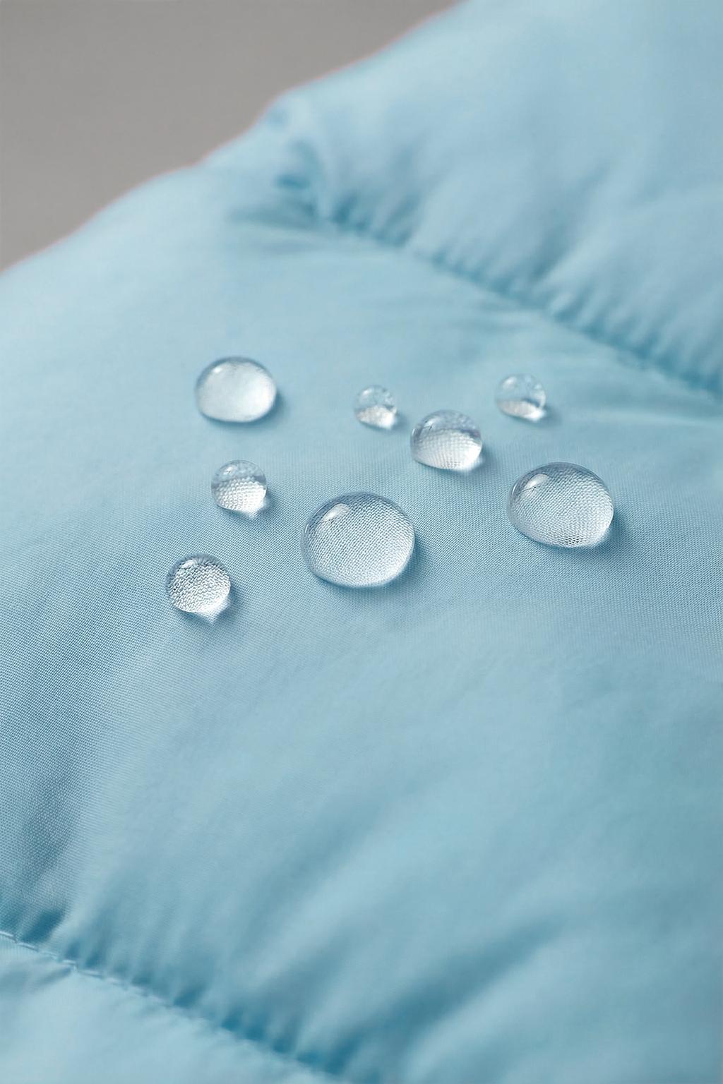 УЛЬТРАЛЕГКАЯ КУРТКА С КАПЮШОНОМ WATER REPELLENT