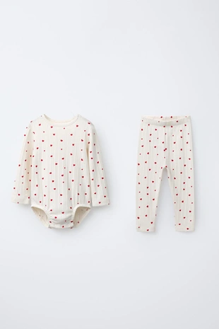 Комплект из боди и легинсов с сердечками- Заказать в России