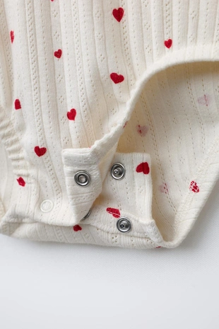 Комплект из боди и легинсов с сердечками- Заказать в России