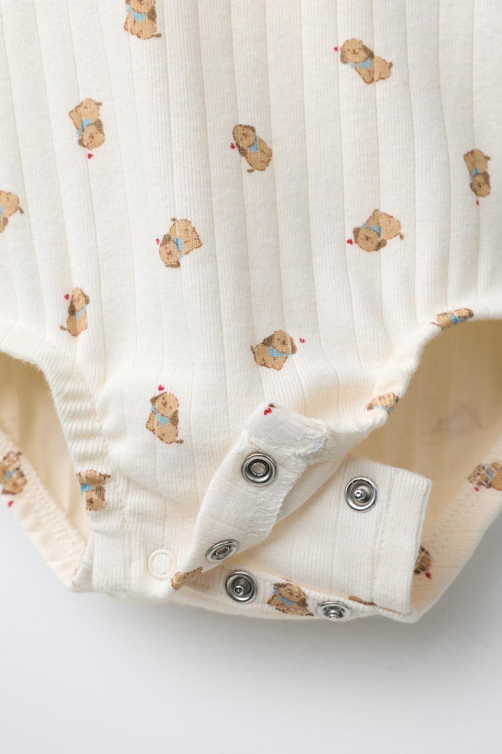 КОМПЛЕКТ ИЗ КУРТКИ, БОДИ И ЛЕГГИНСОВ С ПРИНТОМ «СОБАКИ»