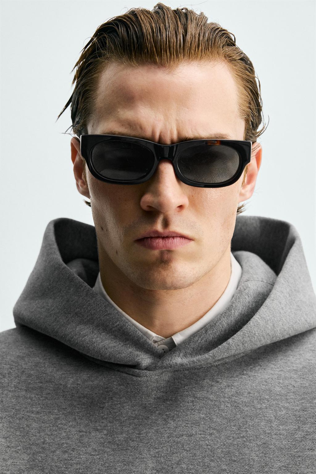 ТОЛСТОВКА СВОБОДНОГО КРОЯ С КАПЮШОНОМ