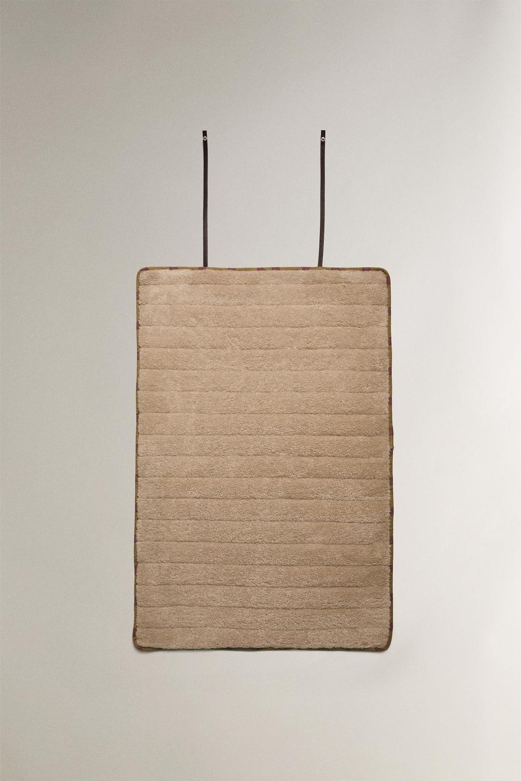 Плед для домашних питомцев в полоску с возможностью закатывания краев