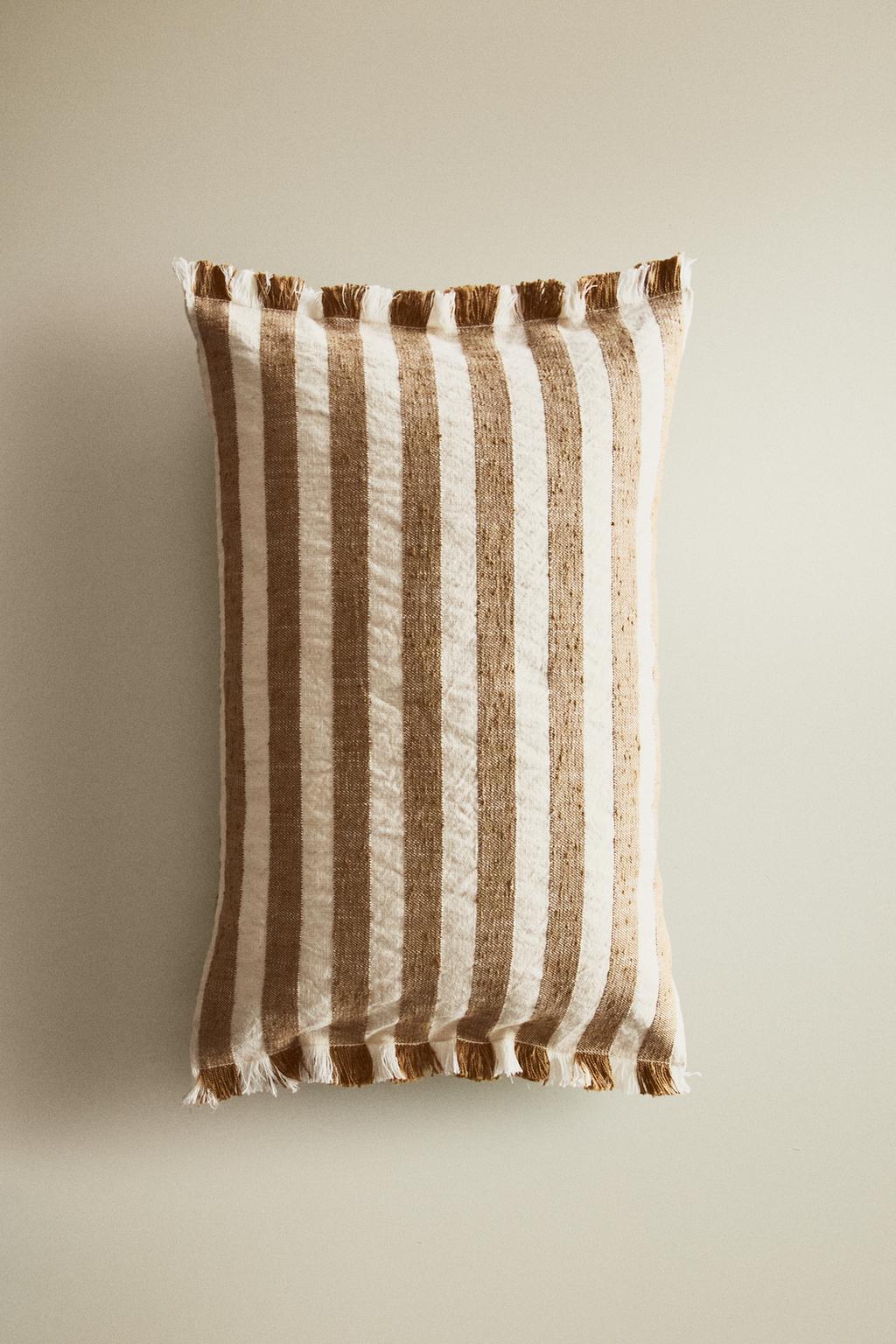 Чехол на подушку в полоску