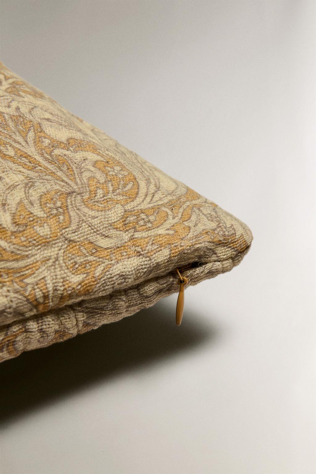 Чехол для подушки с цветочным узором morris & co.