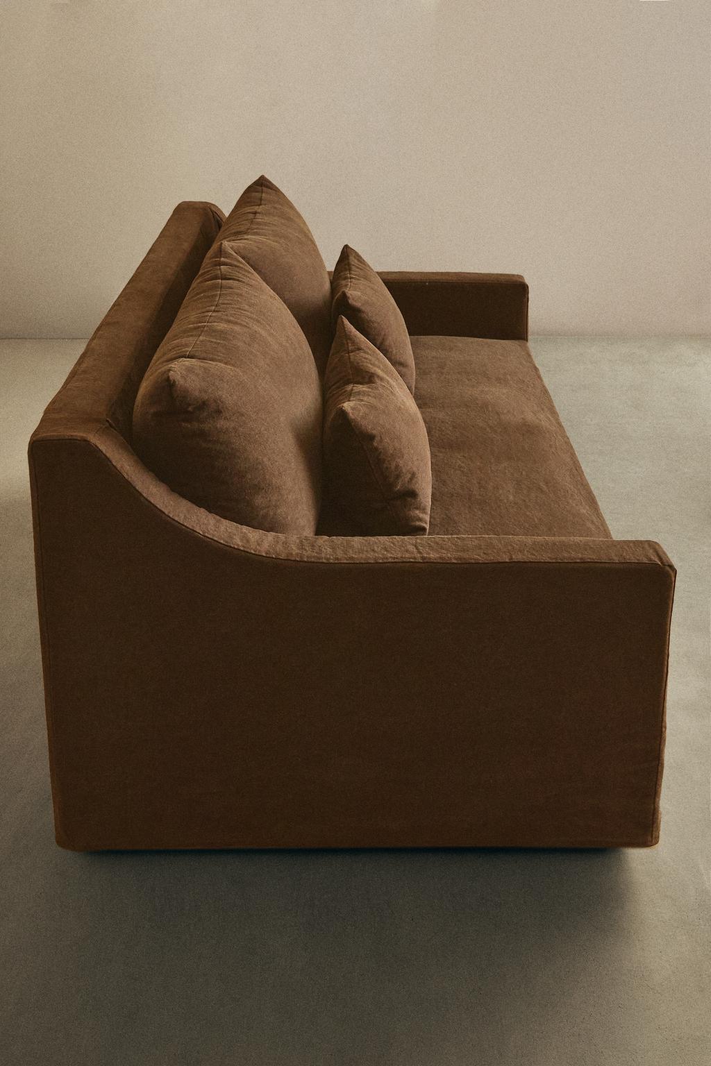 Диван с съемным чехлом из вымытого льна