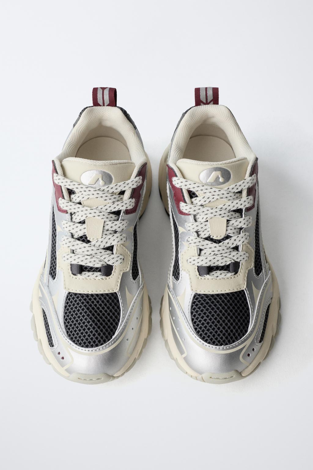 СПОРТИВНЫЕ КРОССОВКИ С СЕТЧАТЫМИ ДЕТАЛЯМИ