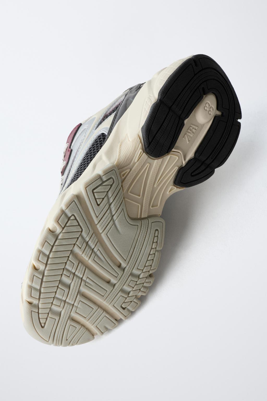 СПОРТИВНЫЕ КРОССОВКИ С СЕТЧАТЫМИ ДЕТАЛЯМИ