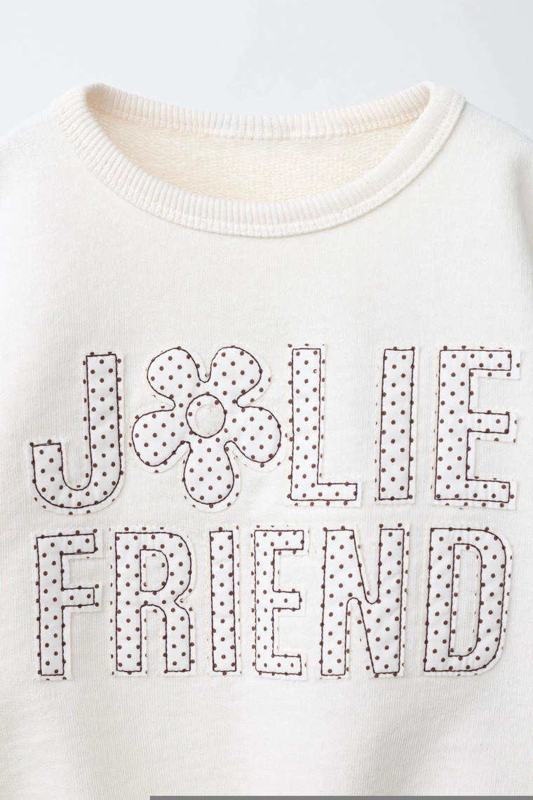 Свитшот с лозунгом и полосатым принтом