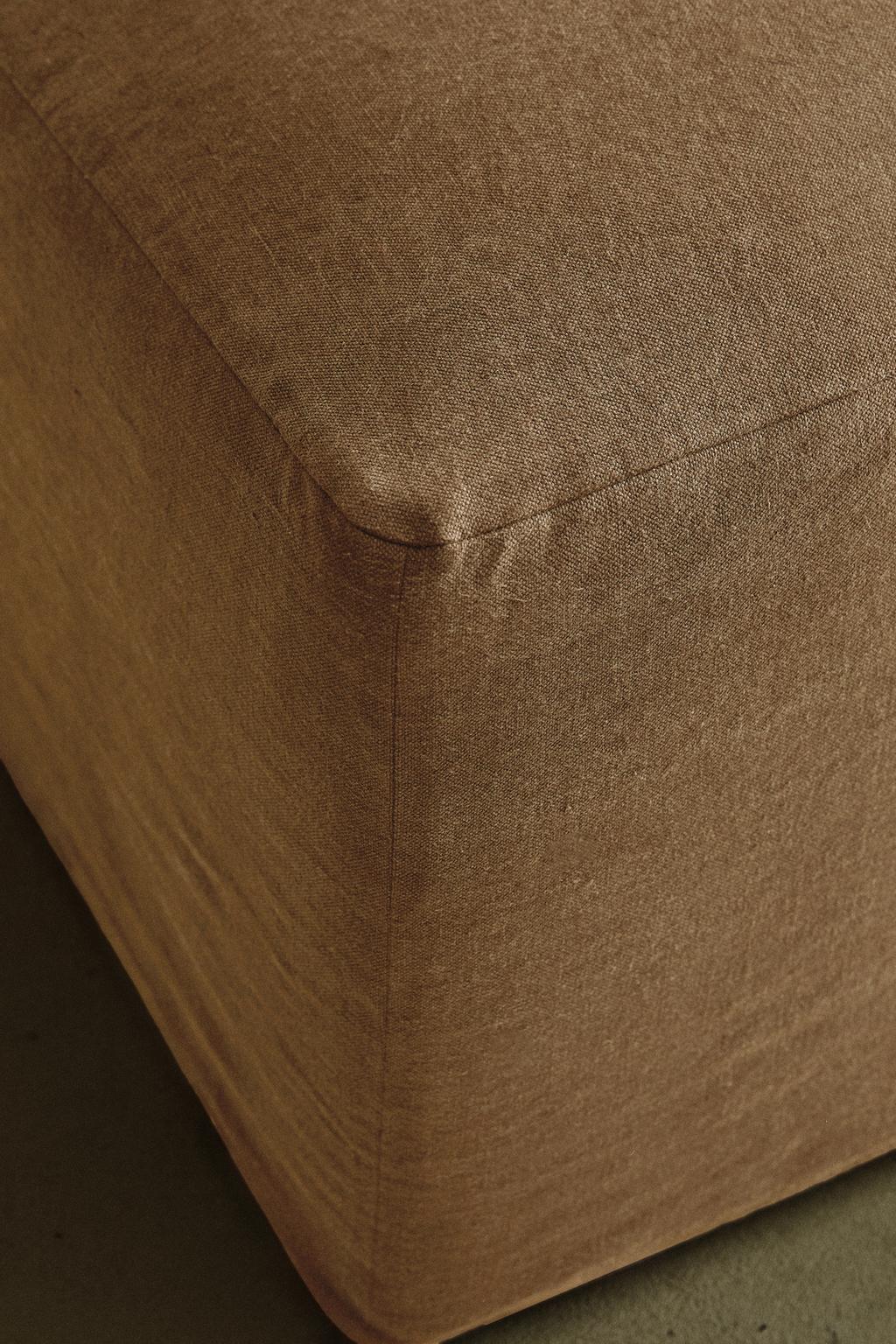 Пуф с съемным чехлом из мягкого льна