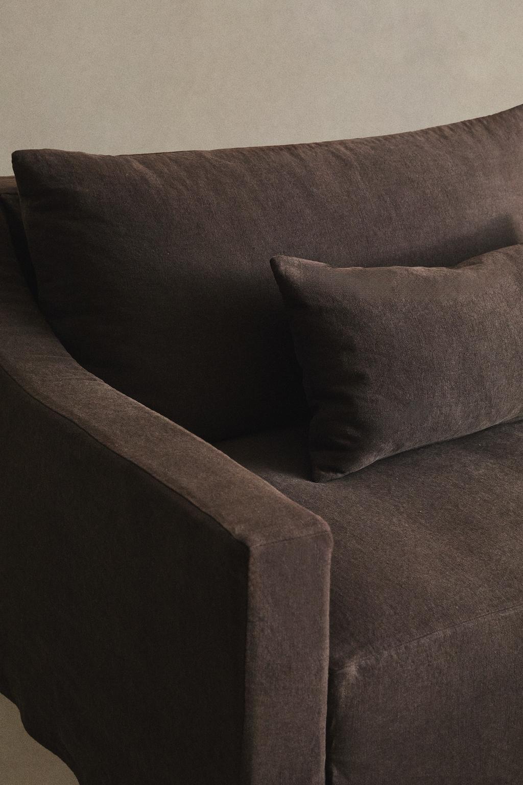 Диван с съемным чехлом из мятого льна