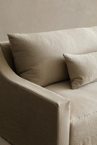 Диван с съемным чехлом из мятого льна