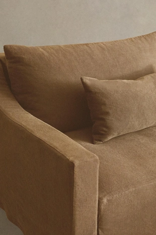 Диван с съемным чехлом из выстиранного льна