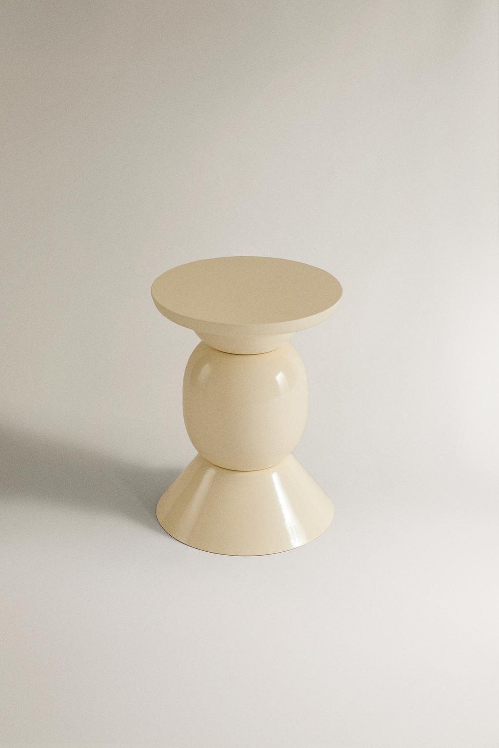 Металлический журнальный столик