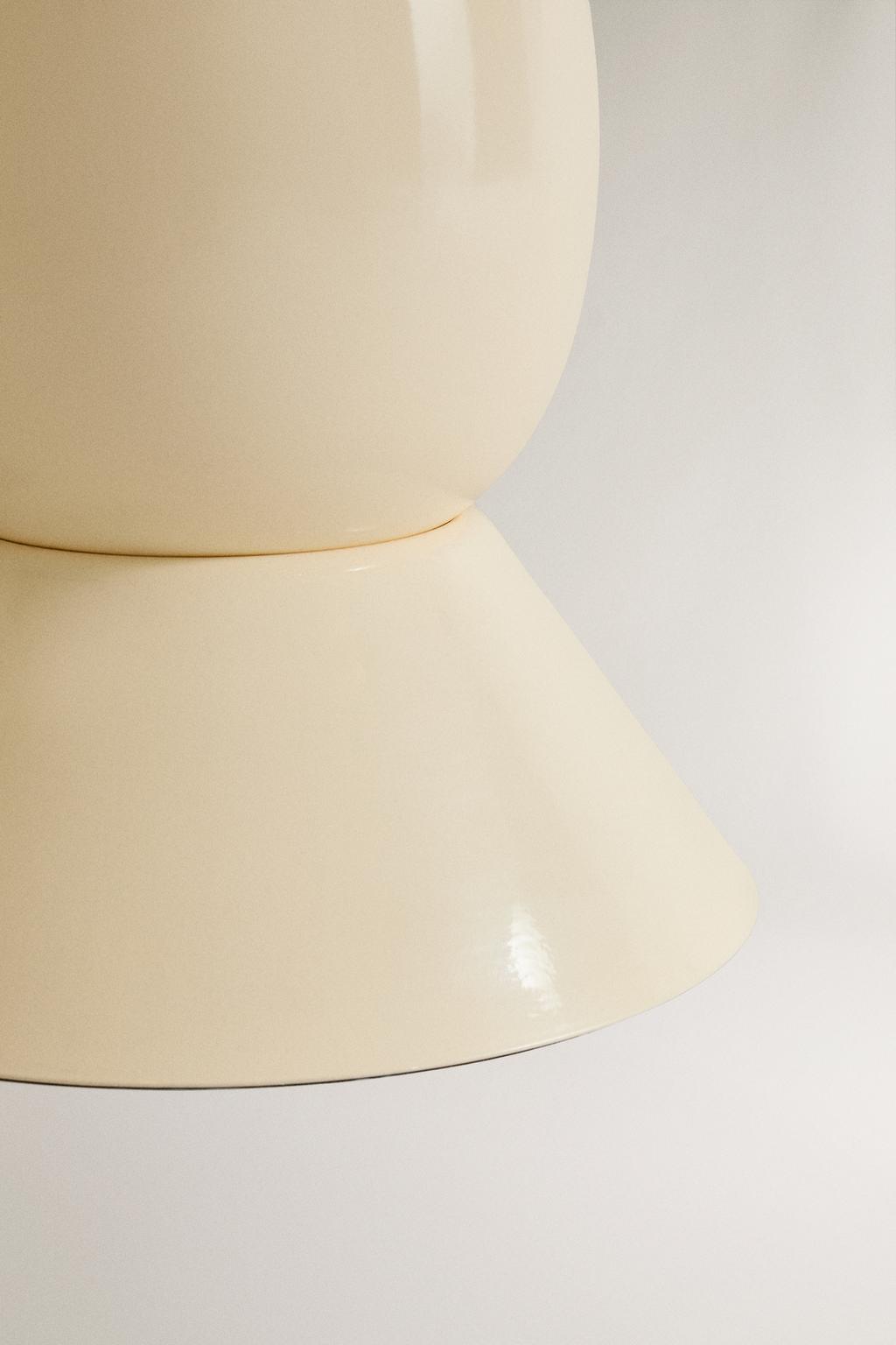 Металлический журнальный столик