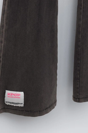 Брюки FLARE с наслоенной юбкой KPOP DEMON HUNTERS™ NETFLIX ©- Заказать в России