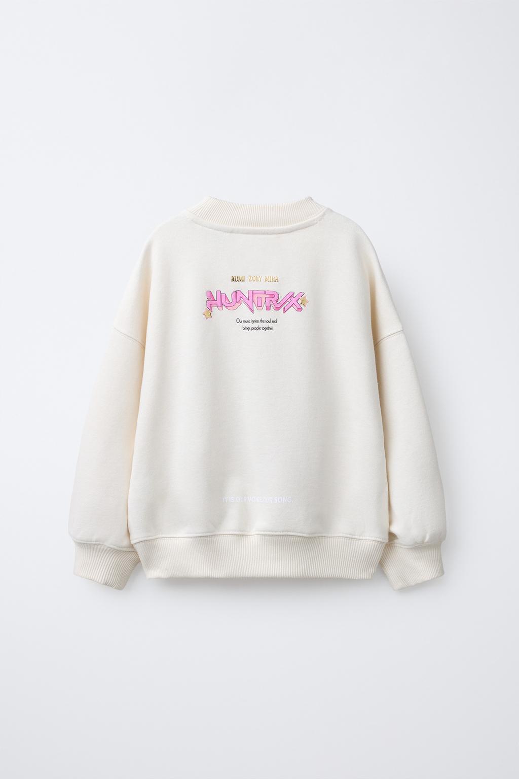 ТОЛСТОВКА С ПРИНТОМ KPOP DEMON HUNTERS™ NETFLIX ©