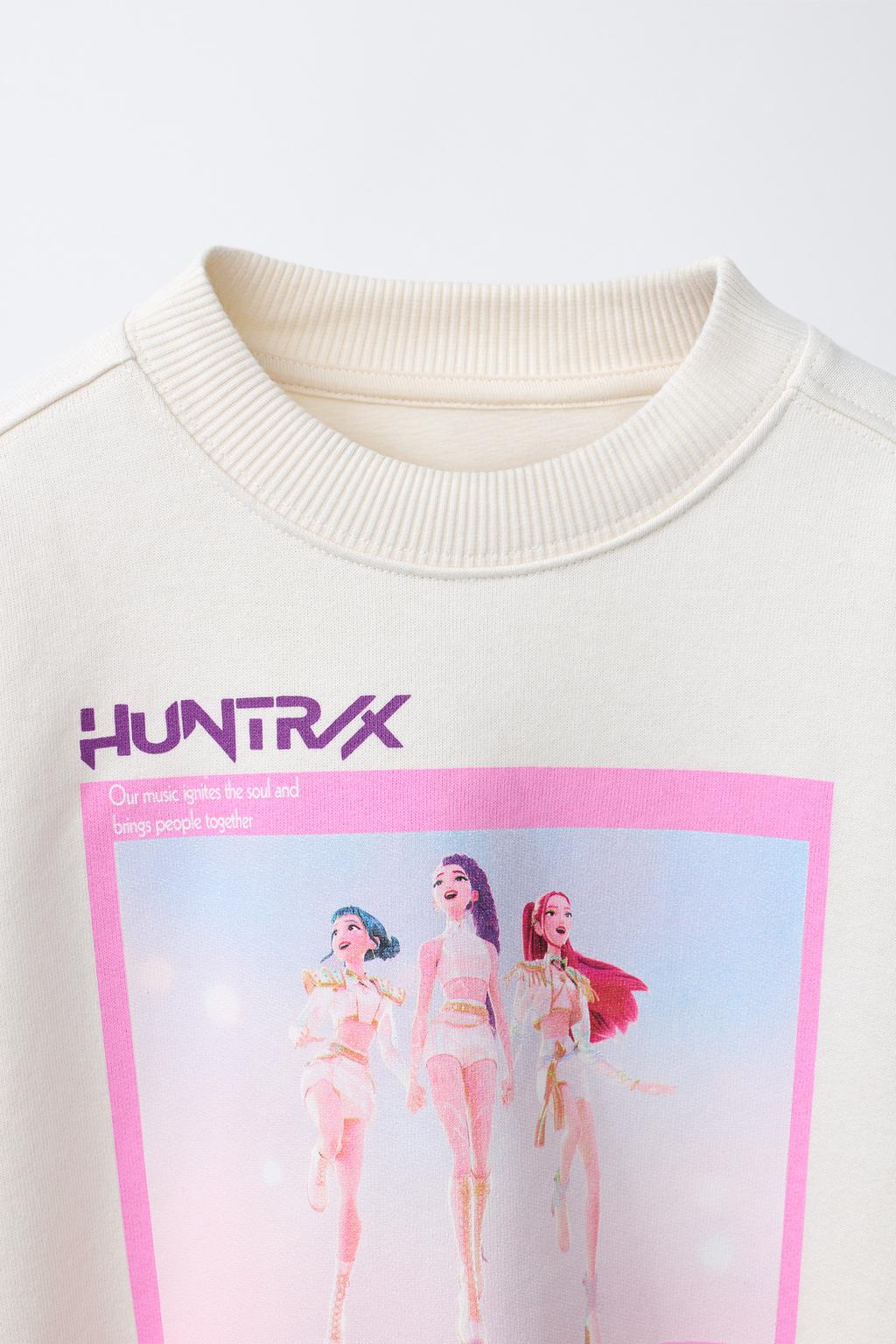 ТОЛСТОВКА С ПРИНТОМ KPOP DEMON HUNTERS™ NETFLIX ©