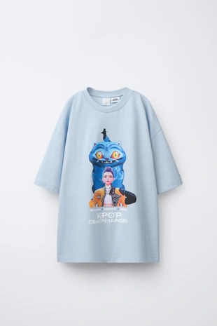 Футболка с принтом KPOP DEMON HUNTERS™ NETFLIX ©- Заказать в России