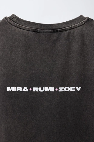 Футболка с принтом KPOP DEMON HUNTERS™ NETFLIX ©- Заказать в России