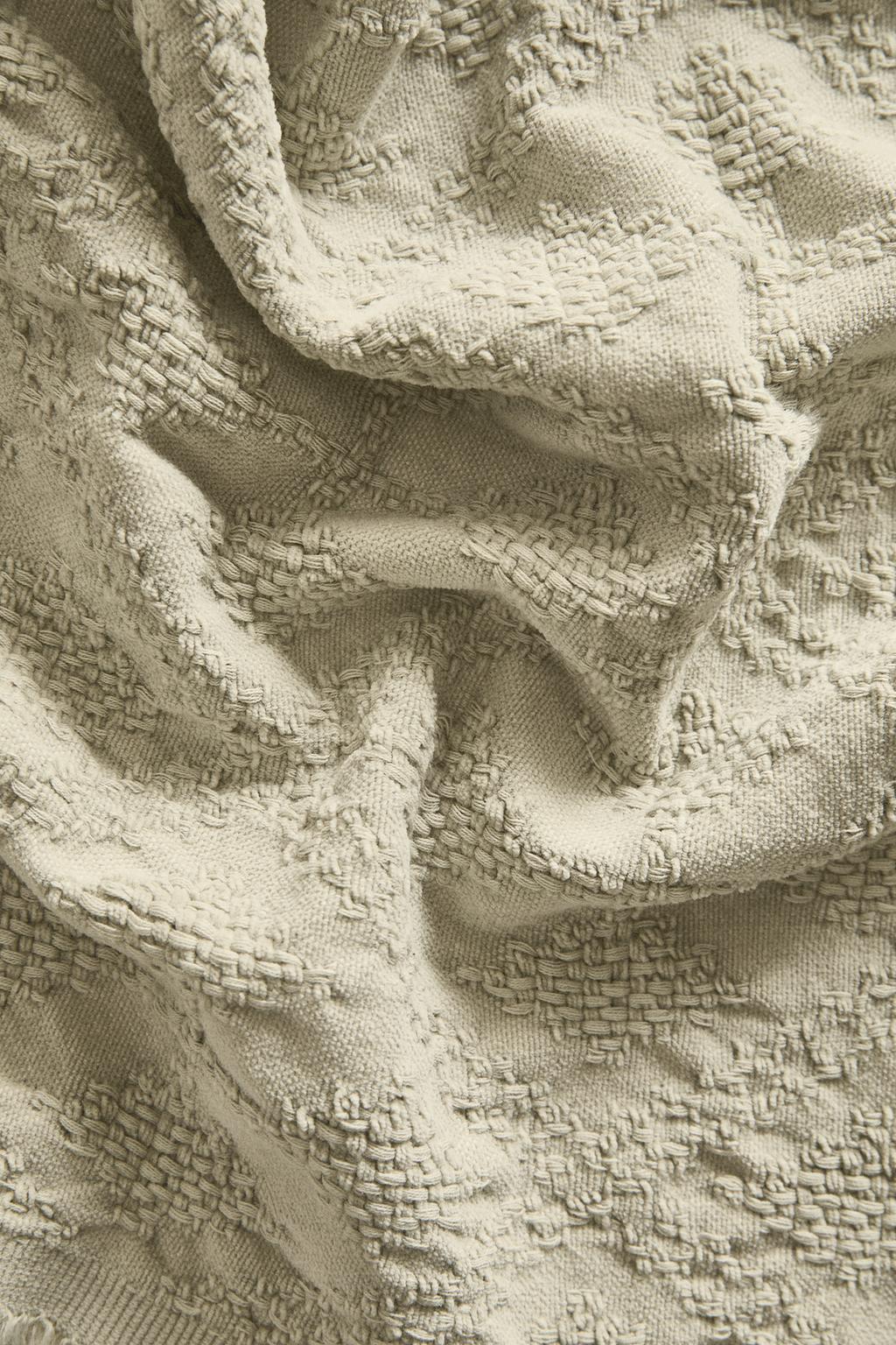 Плед с жаккардовым узором «алмазы»