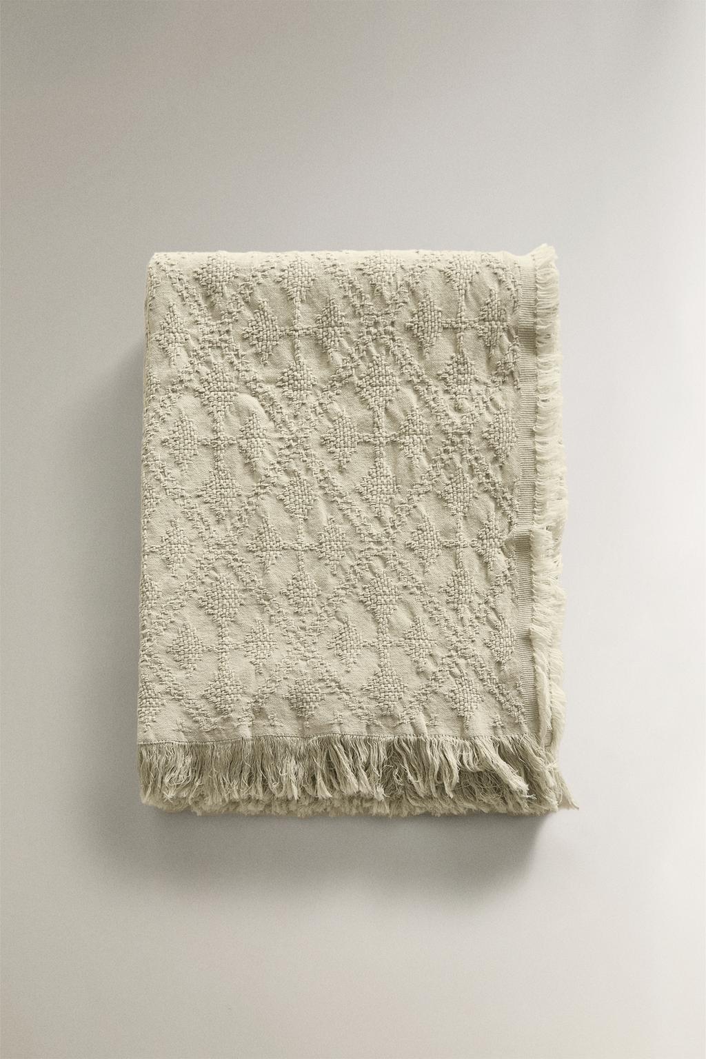 Плед с жаккардовым узором «алмазы»