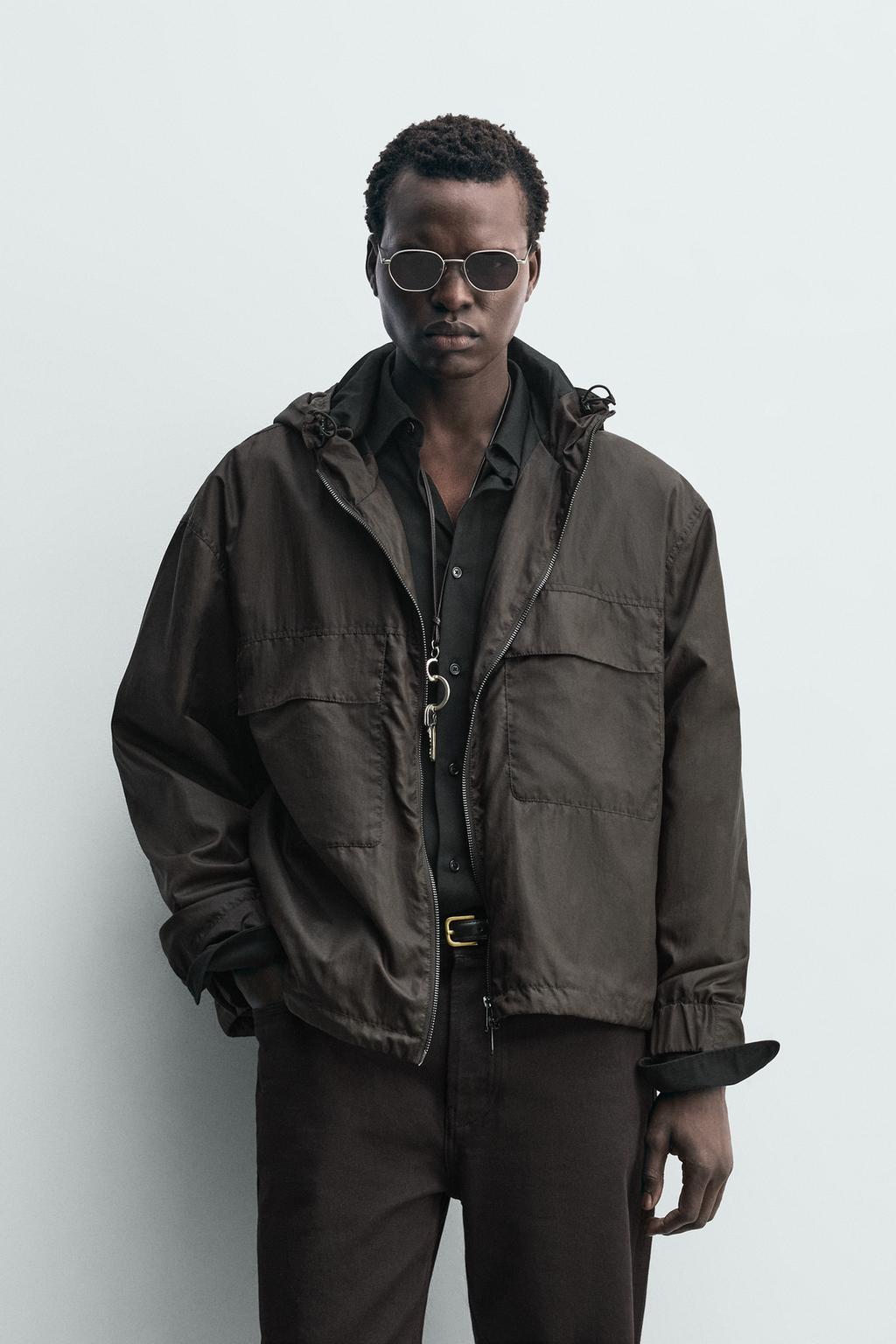 КУРТКА ИЗ ВЫСОКОТЕХНОЛОГИЧНОЙ ТКАНИ С КАПЮШОНОМ