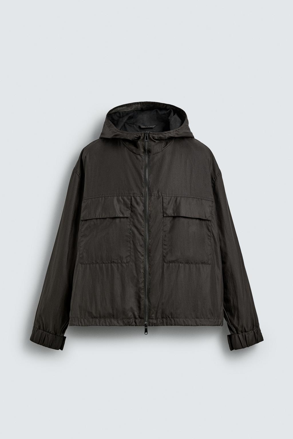 КУРТКА ИЗ ВЫСОКОТЕХНОЛОГИЧНОЙ ТКАНИ С КАПЮШОНОМ