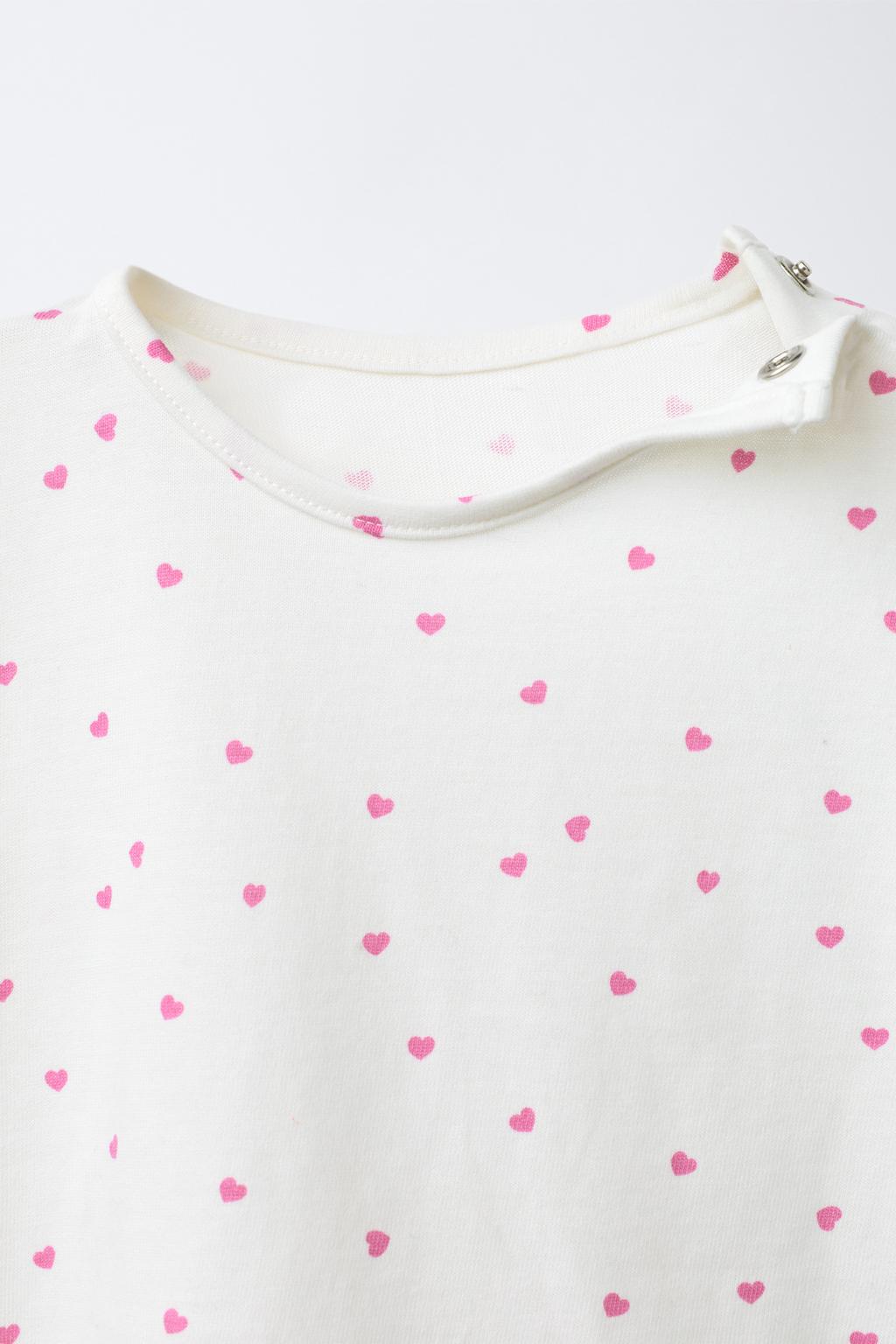 НАБОР ИЗ ТРЕХ ФУТБОЛОК С СЕРДЦАМИ И ВЫШИТЫМ ТЕКСТОМ