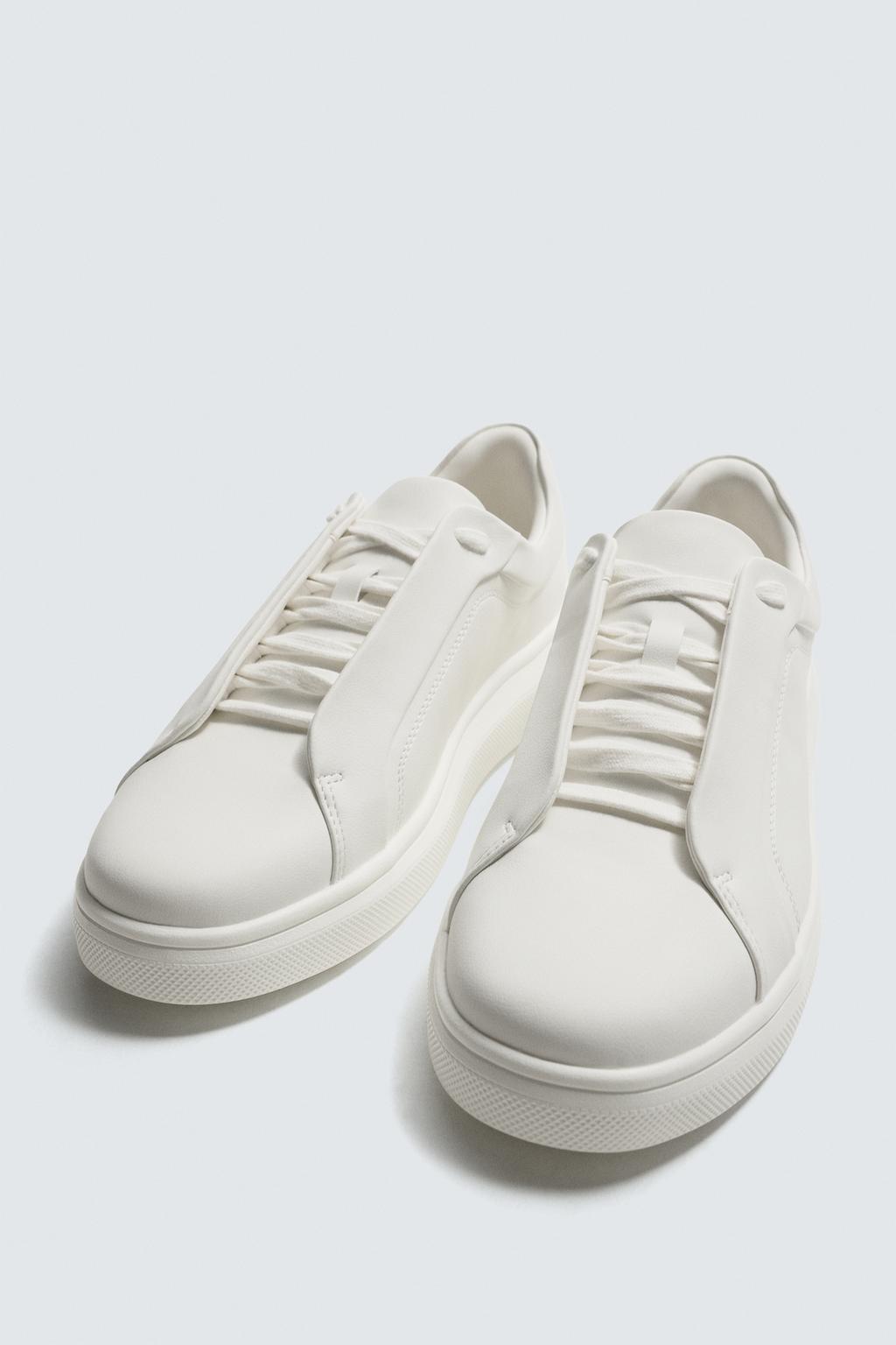 КРОССОВКИ НА ОБЪЕМНОЙ ПОДОШВЕ