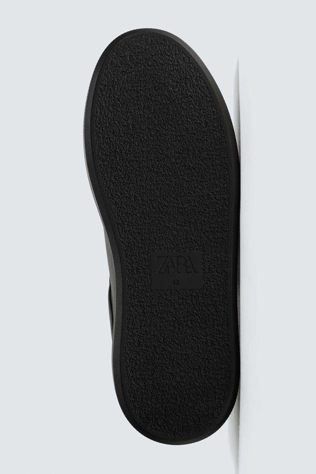 КРОССОВКИ НА ОБЪЕМНОЙ ПОДОШВЕ