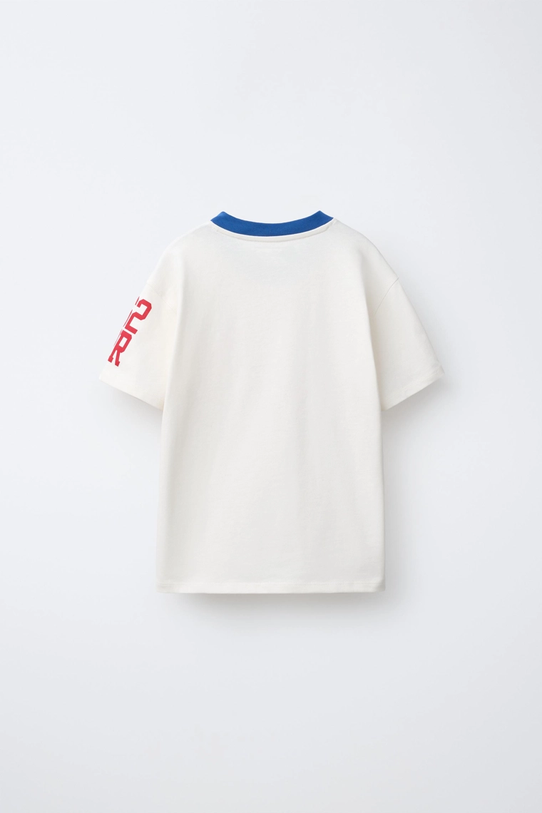 Футболка с v-образным вырезом и короткими рукавами