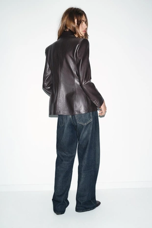 Двубортный блейзер с эффектом кожи- Заказать в России