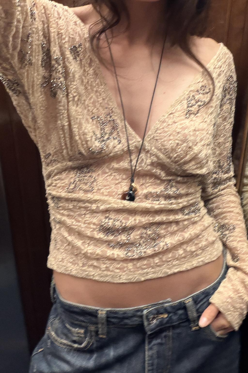 ТОП С ВЫШИВКОЙ И БУСИНАМИ