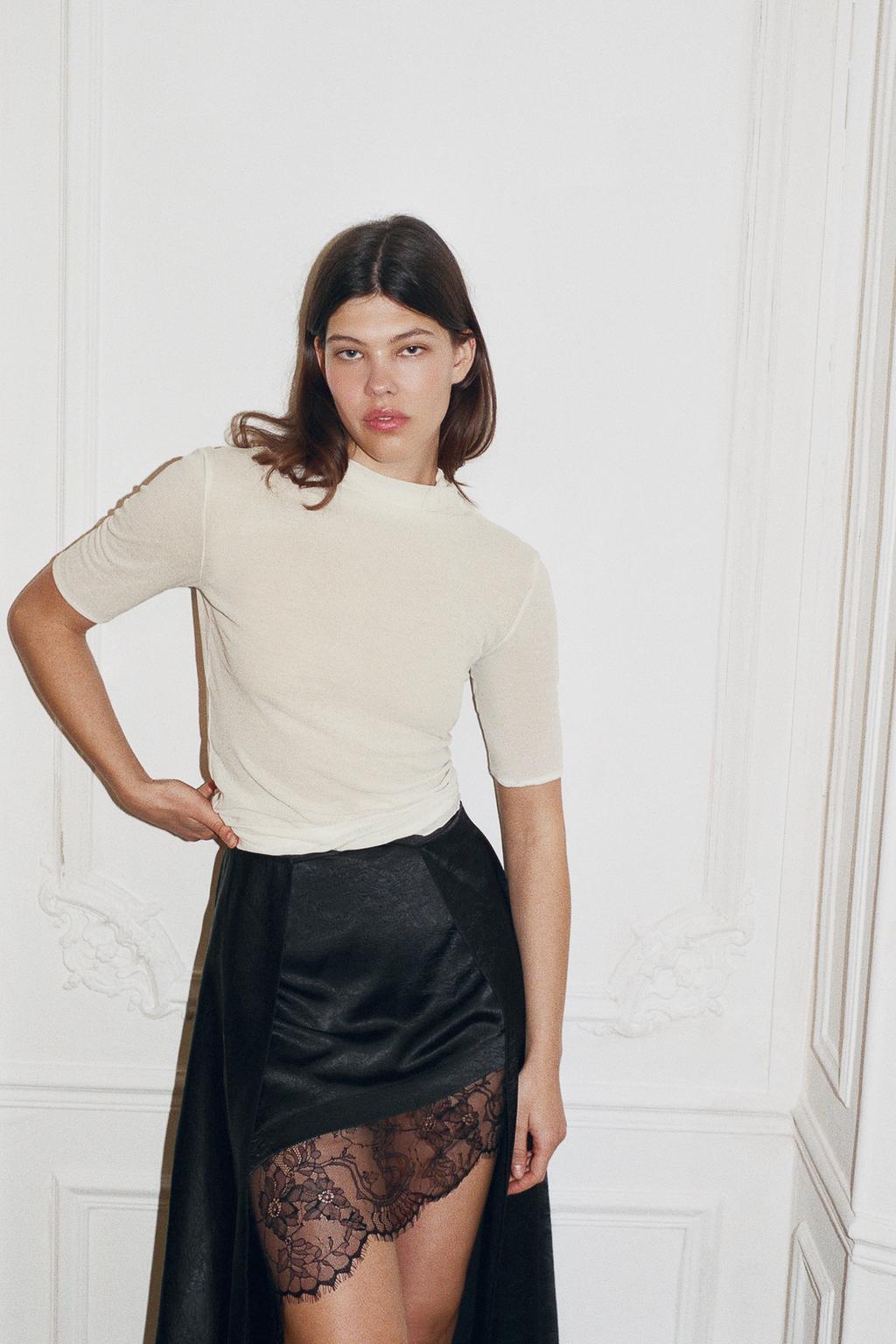 ЮБКА МИДИ С ЭФФЕКТОМ ЖАТКИ И КРУЖЕВОМ